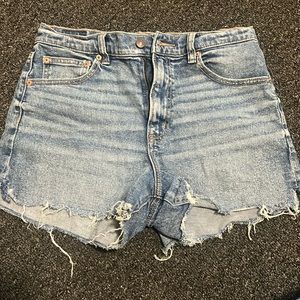 AMERICAN EAGLE SIZE 8 STRETCH SHORTS